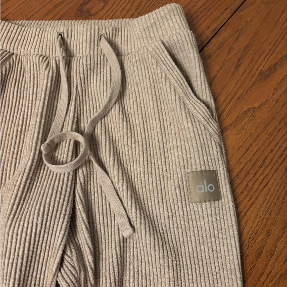 Alo Yoga Muse Hoodie Pants Set Womens XS ribbed cropped gravel heather - Picture 5 of 7